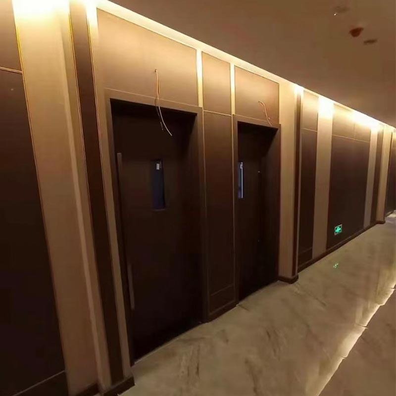 Hotellituba Puidust tulekindel uks
